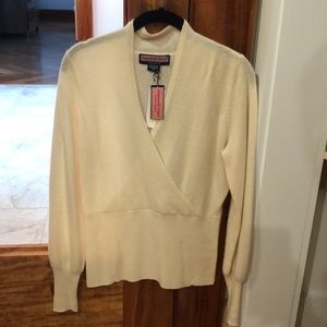 Vineyard Vines 100% cashmere cream sweater